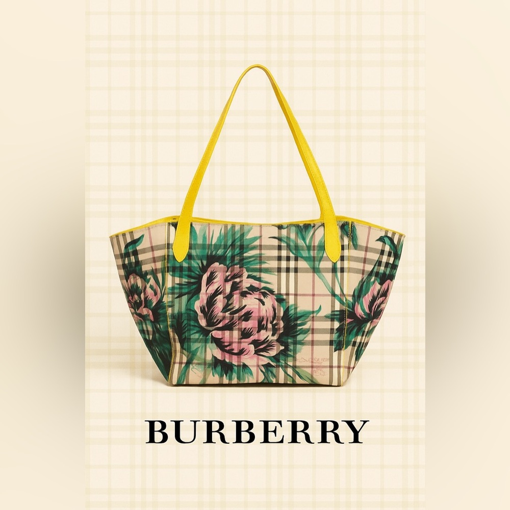 Burberry Floral Print Check Logo
Tote EUC💛 w Burberry Dust Bag!